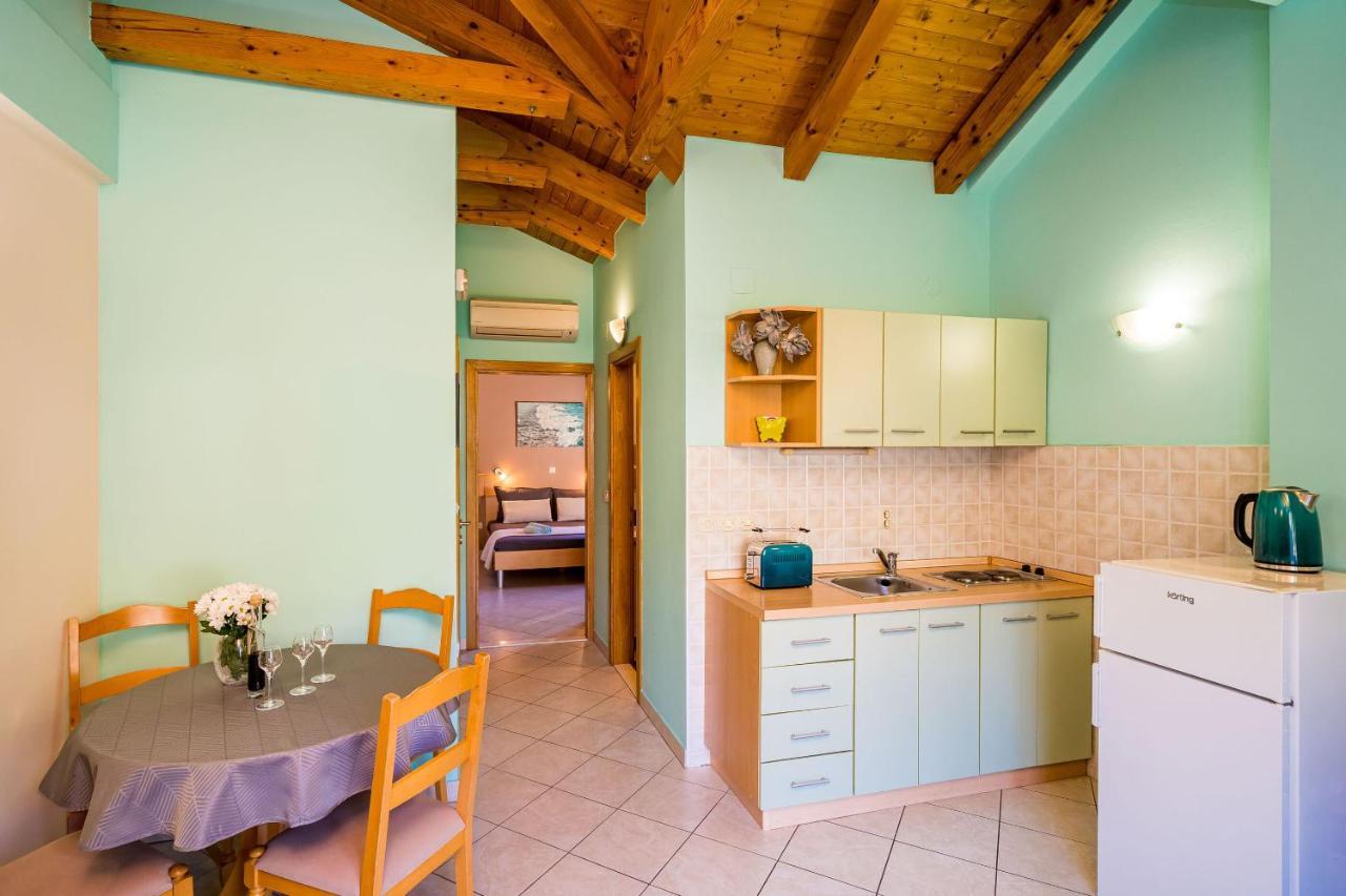 Apartments Kruno Затон Екстериор снимка
