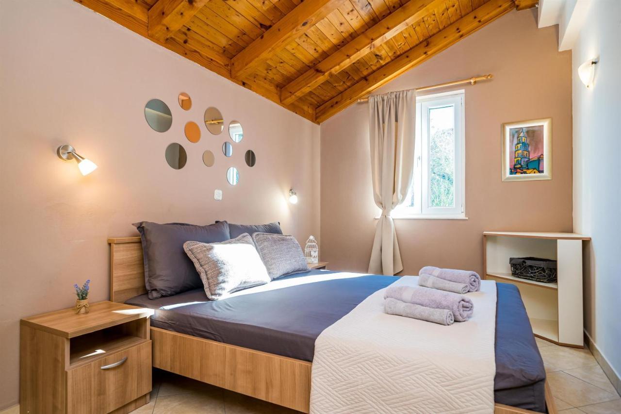 Apartments Kruno Затон Екстериор снимка
