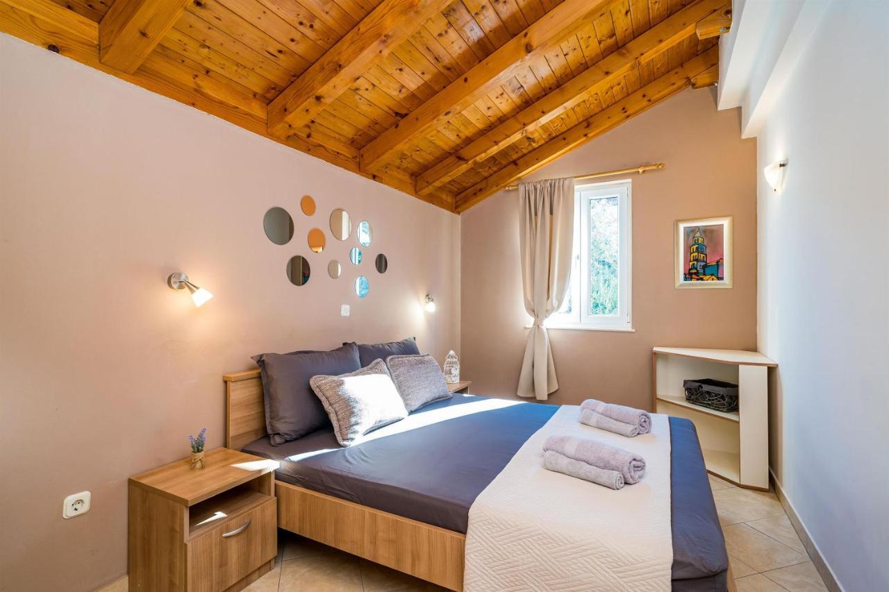 Apartments Kruno Затон Екстериор снимка