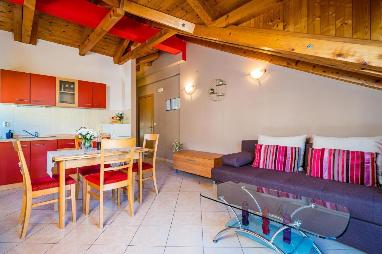 Apartments Kruno Затон Екстериор снимка